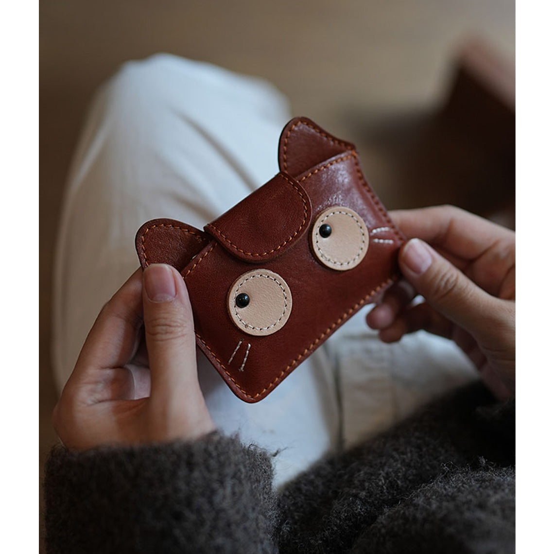 Small Vegetable Tanned Leather Cat Purse with Snap Closure detail image 5