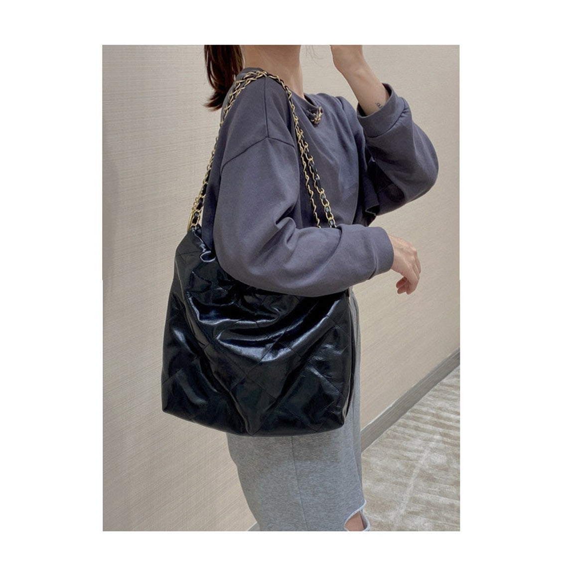 Top Grain Leather Slouchy Chain Bag – Black, White, Pink detail image 10