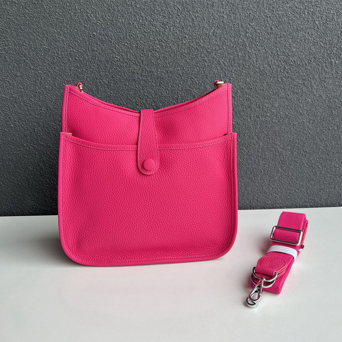 Top Grain Leather Crossbody Bag 25cm - Medium detail image 8