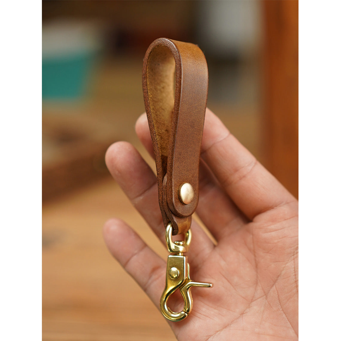 Heavy Duty Vegetable Tanned Leather Keyring with Brass Clip or Buckle detail image 5