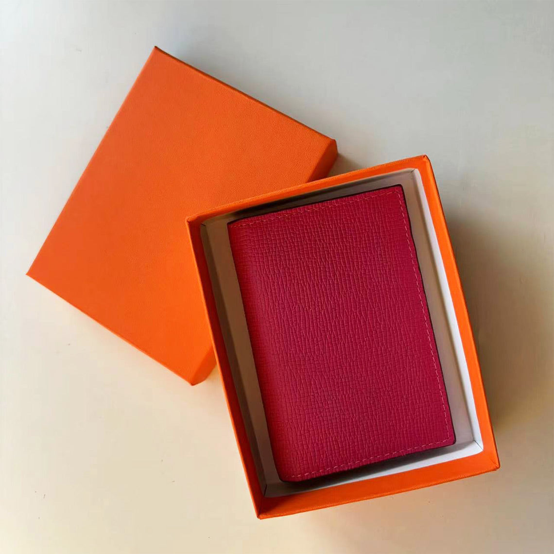 Compact Bifold Card Wallet in Top Grain Leather detail image 7