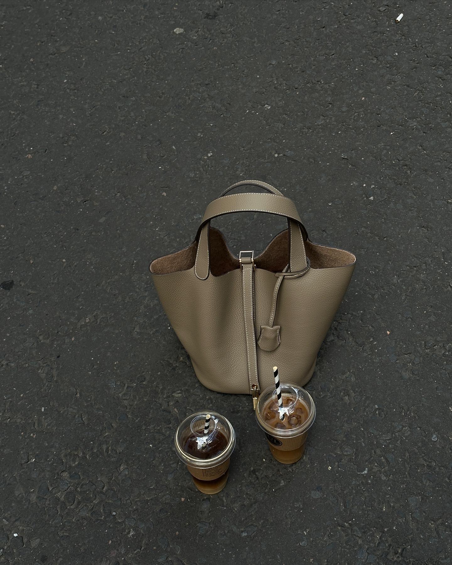 Top Grain Leather Bucket Bag Handbag with Suede Lining - Small and Large Sizes detail image 3