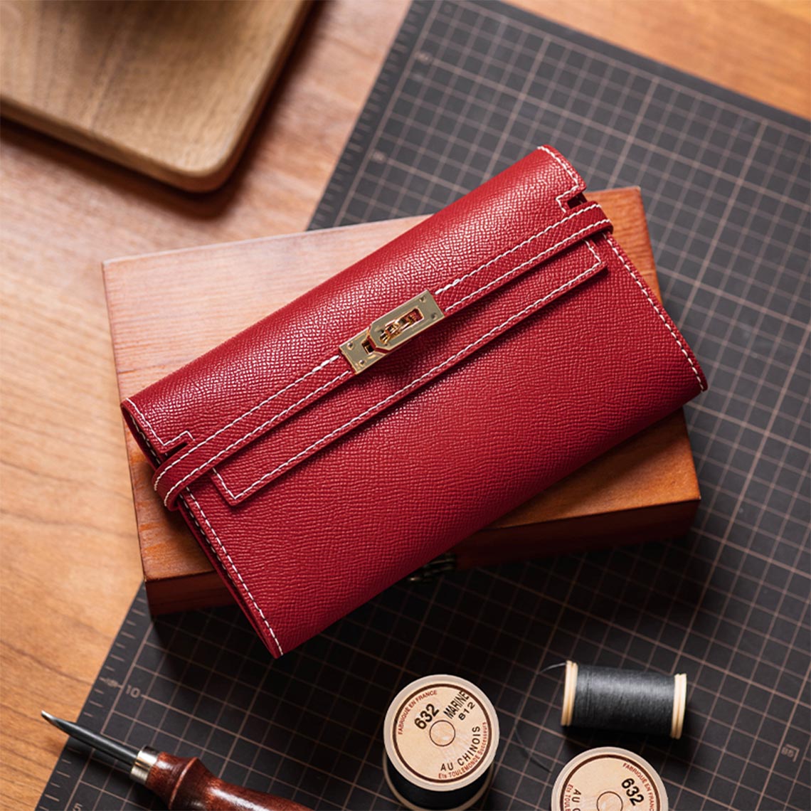 Top Handle Bag & Long Wallet DIY Leather Sewing Kit – Brown, Red, Grey detail image 15