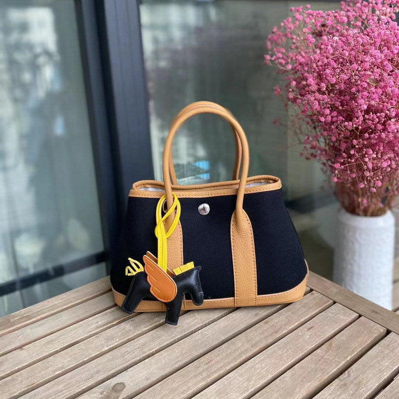 Canvas & Leather Tote Bag with Contrast Color – Three Sizes, Nine Colors detail image 5