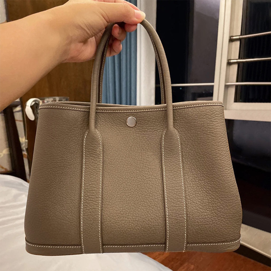 Top Grain Leather Tote Bag with Crossbody Strap – Taupe, Black, Brown detail image 6