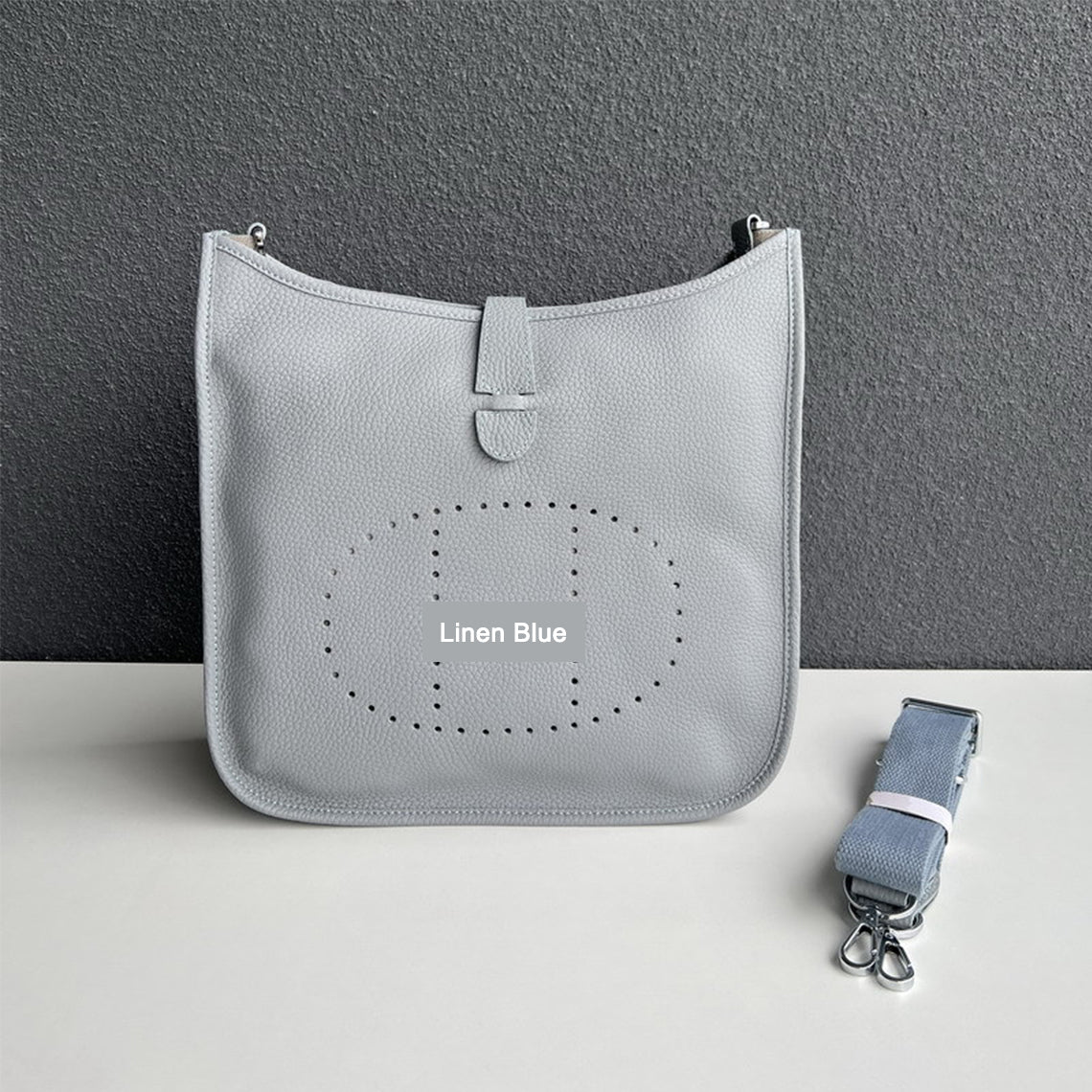 Top Grain Leather Crossbody Bag 25cm - Medium detail image 12