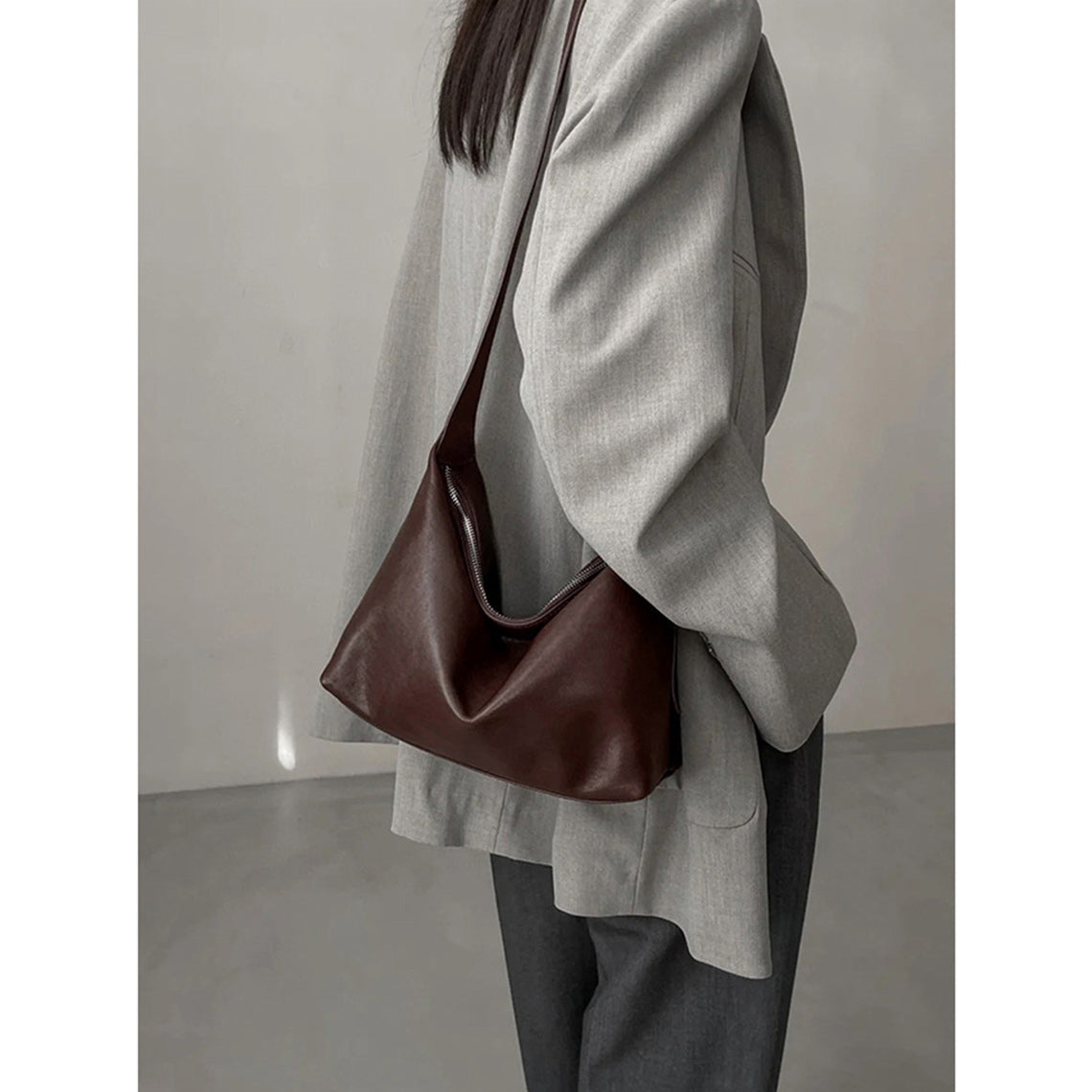 Vegetable Tanned Leather Minimalist Shoulder Bag detail image 7