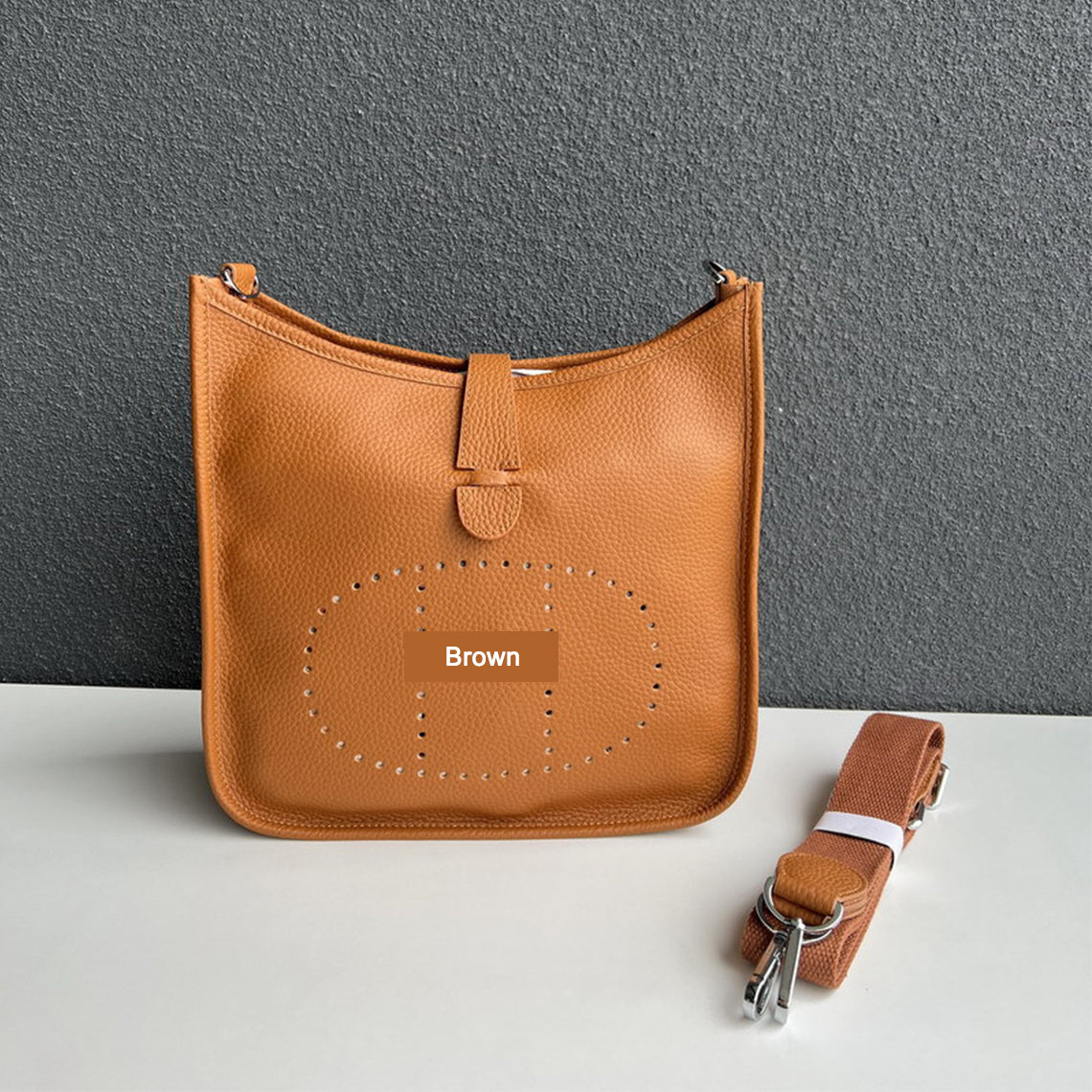 Top Grain Leather Crossbody Bag 25cm - Medium detail image 4