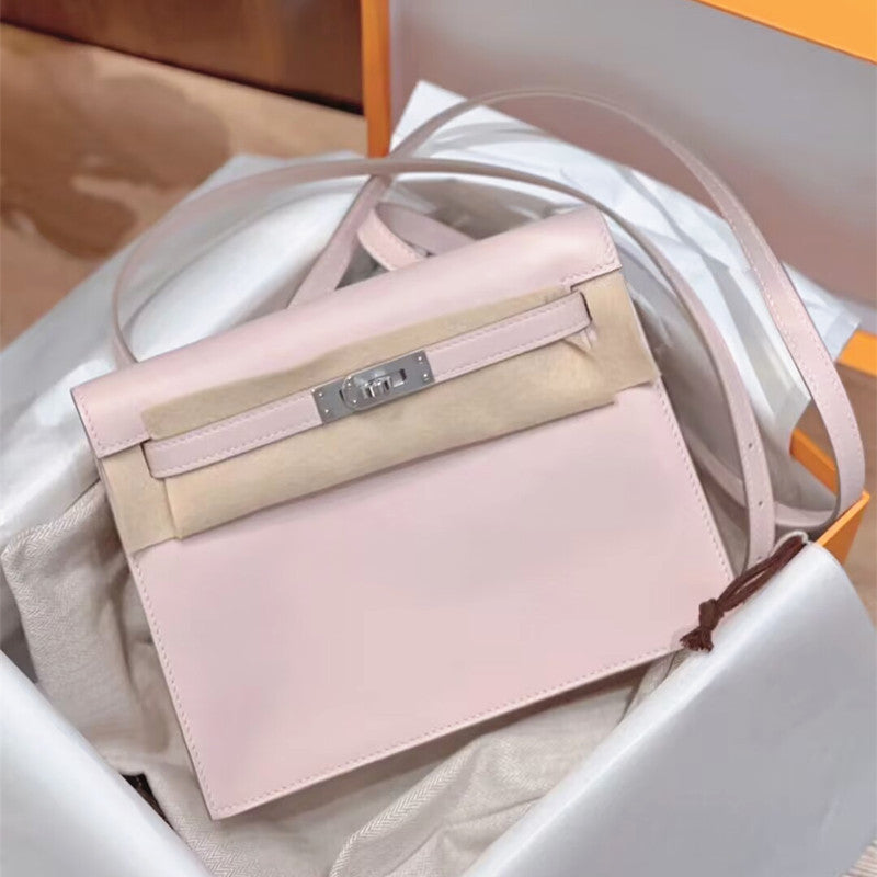 Danse Top Handle Bag in Top Grain Leather with Adjustable Strap detail image 16