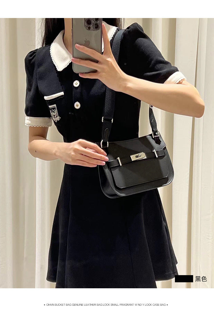 Unisex Leather Messenger Bag with Adjustable Shoulder Strap detail image 5