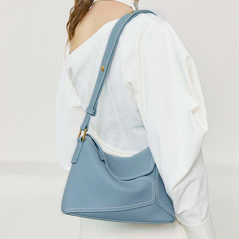Geometric Dumpling Leather Crossbody Bag with Adjustable Strap detail image 3