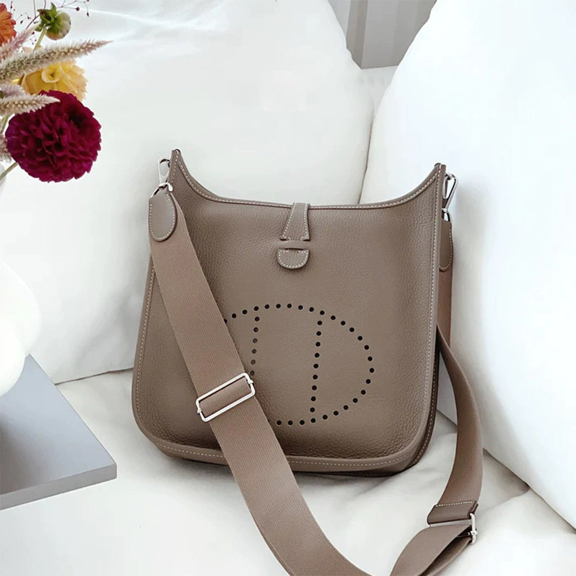 Full Grain Leather Crossbody Bag DIY Kit – Hand-Sewn, 29 cm, 16 Colors detail image 4