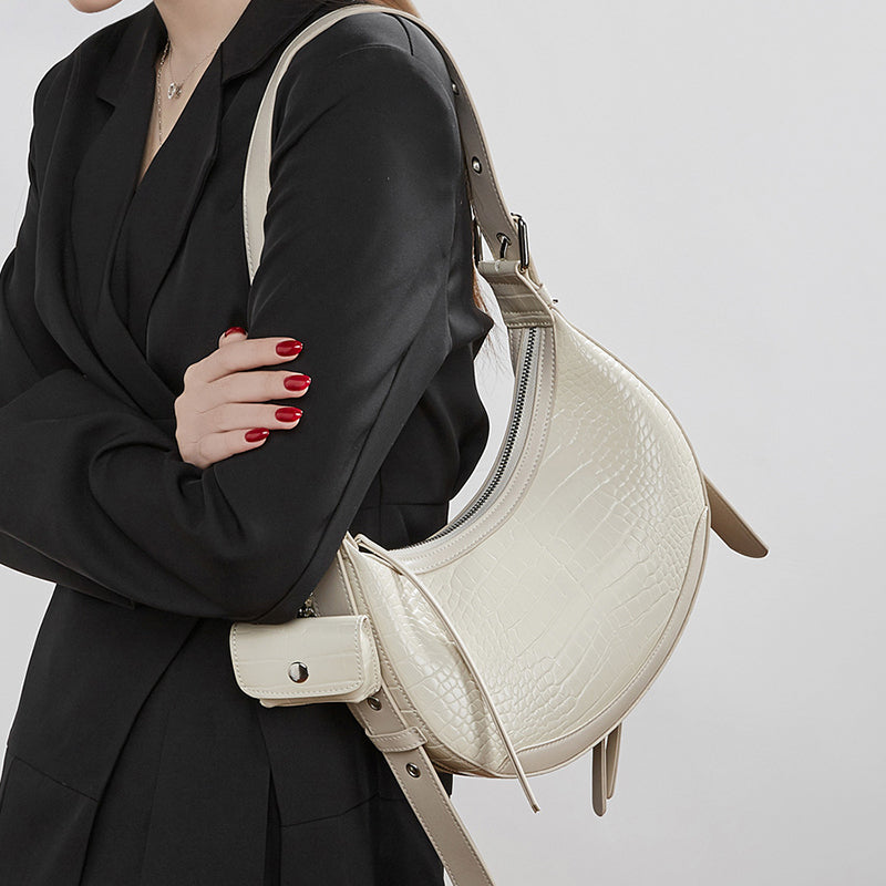 Retro Leather Half Moon Crossbody Bag - Vintage Crescent Shoulder Purse for Women detail image 2