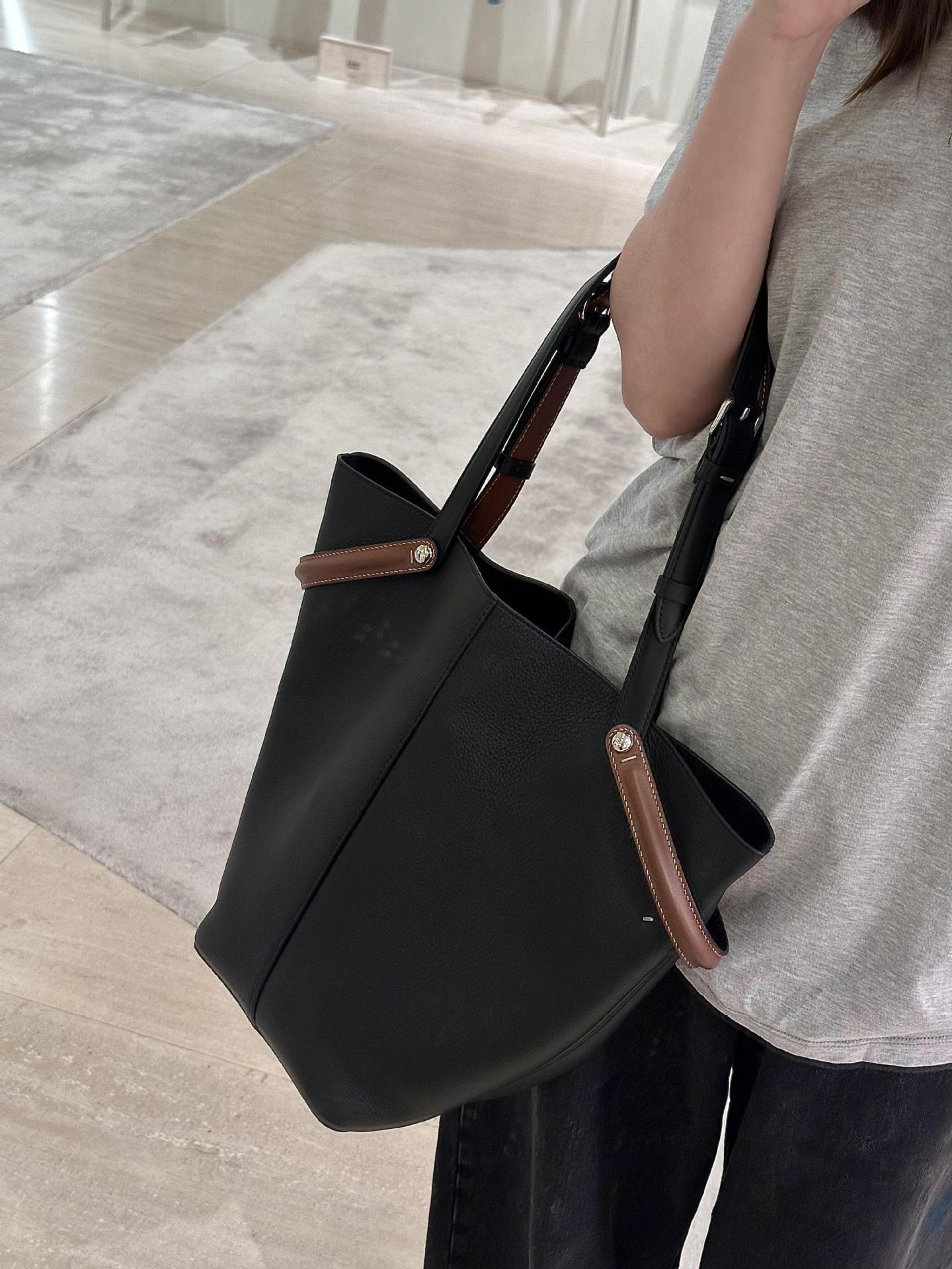 Top Grain Leather Bucket Bag with Shoulder Strap – Small and Large Sizes detail image 5