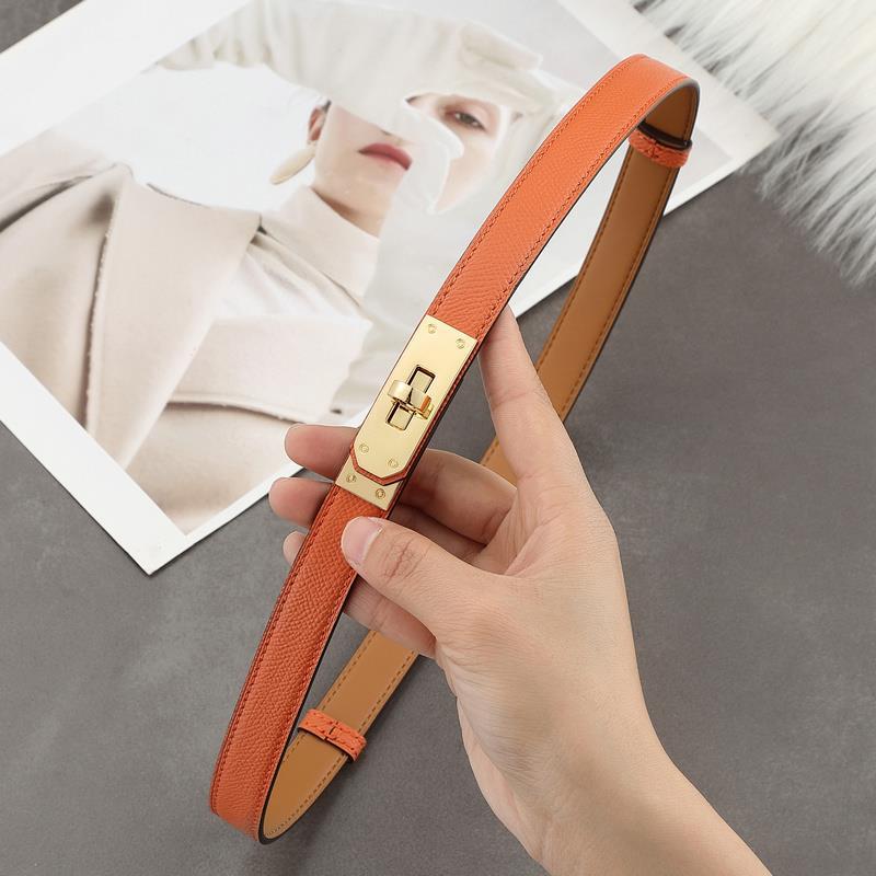 Top Handle Bag Belt in Fine Embossed Grain Leather with Golden Hardware detail image 17