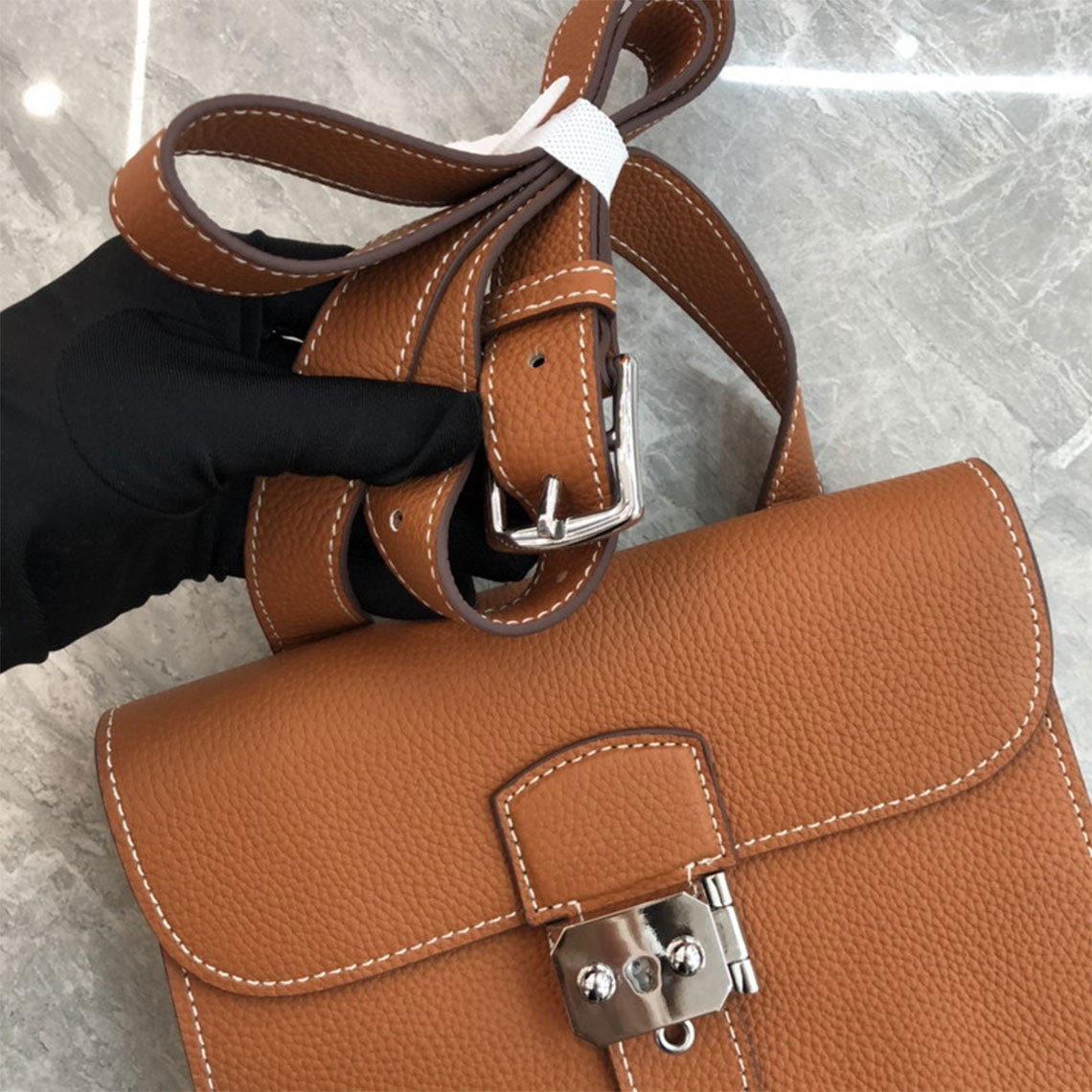 Top Grain Leather Mini Flap Bag – Compact Everyday Crossbody detail image 9
