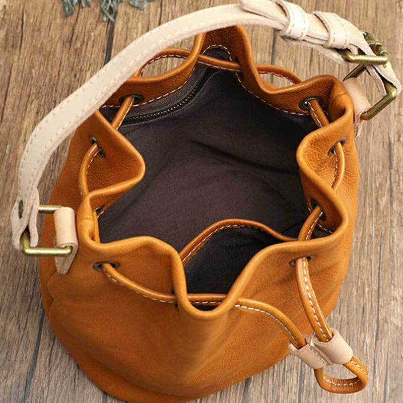 Drawstring Retro Vegetable Tanned Leather Bucket Bag detail image 3