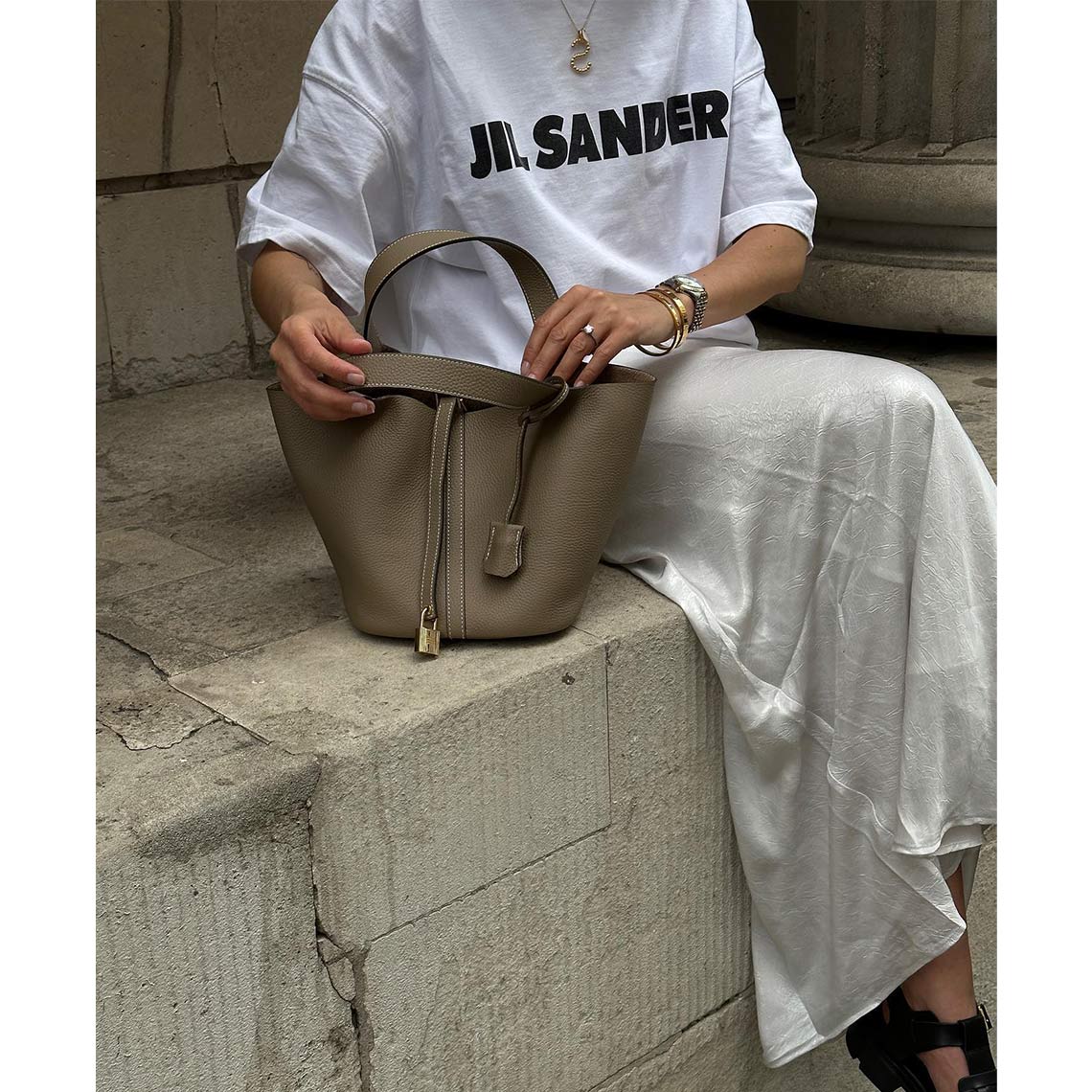 Top Grain Leather Bucket Bag Handbag with Suede Lining - Small and Large Sizes detail image 1