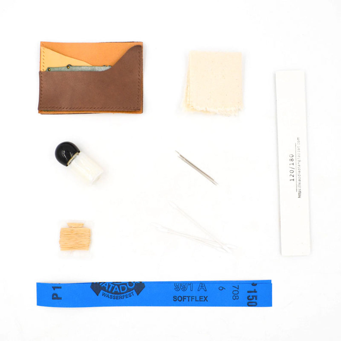 Alligator Card Holder DIY Leathercraft Kit with Pre-Punched Panels detail image 4