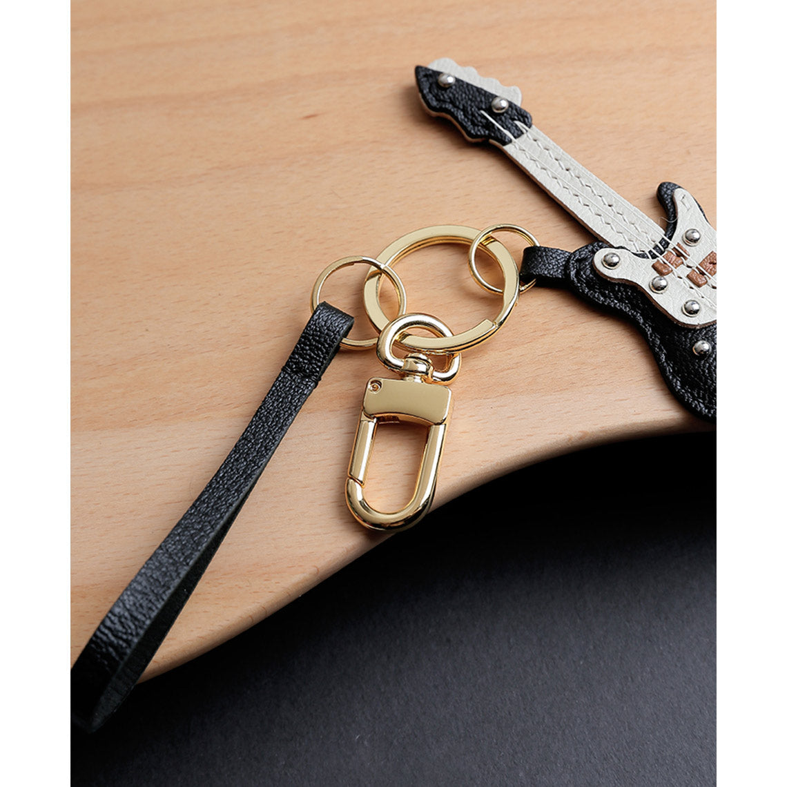 HandsewGift Guitar Design Leather DIY Keychain Kit detail image 5