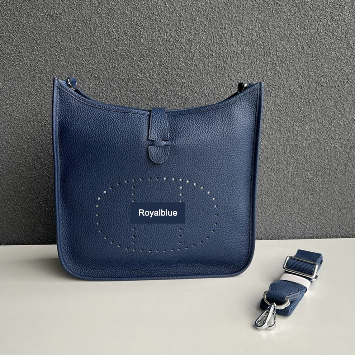 Top Grain Leather Crossbody Bag 25cm - Medium detail image 15