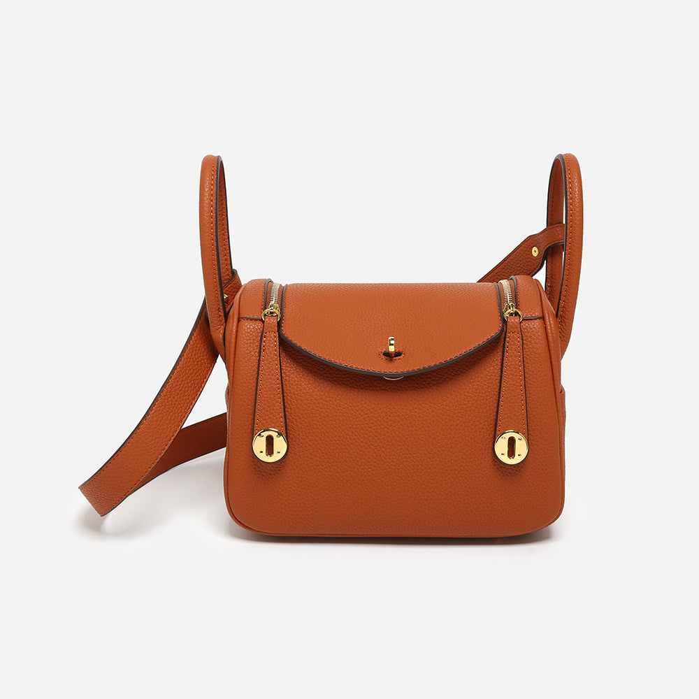 PU Leather Shoulder Bag with Golden Hardware – Three Sizes, Five Colors detail image 10