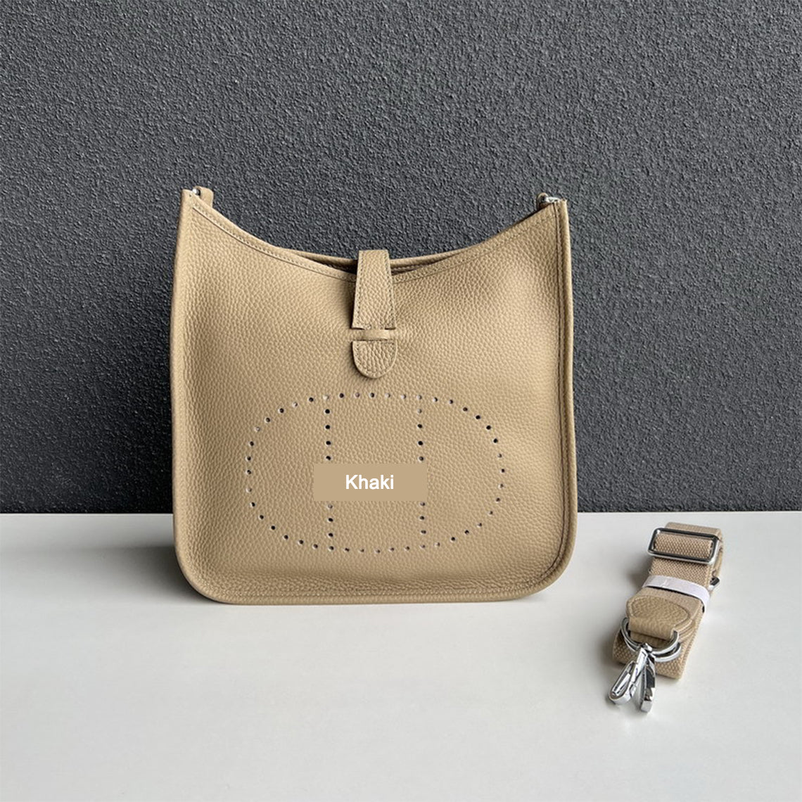 Top Grain Leather Crossbody Bag 25cm - Medium detail image 3