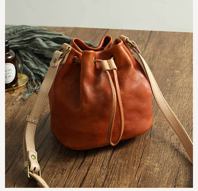 Drawstring Retro Vegetable Tanned Leather Bucket Bag detail image 8