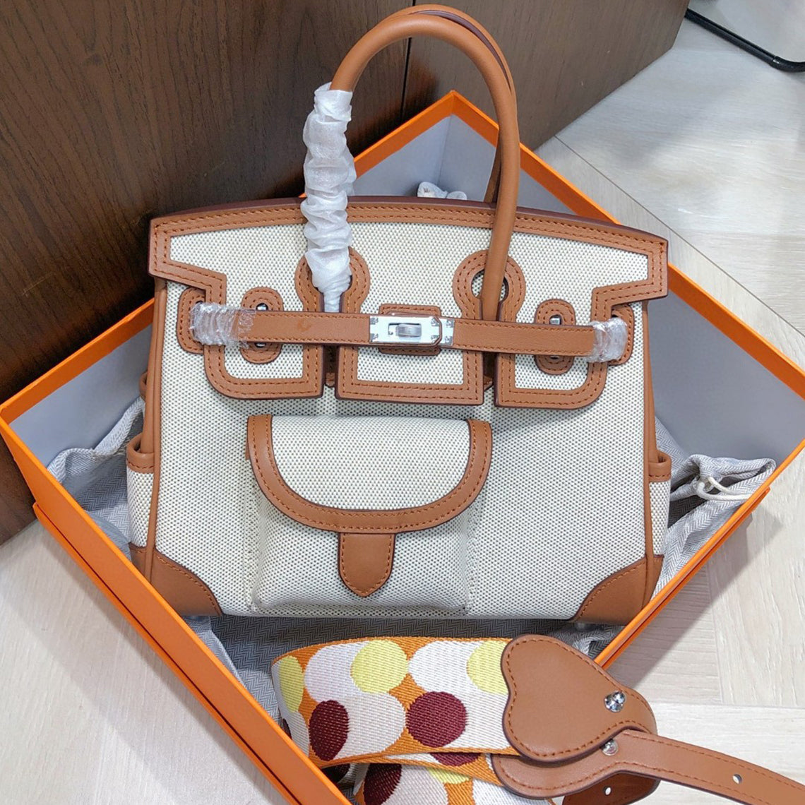 Cargo Top Handle Bag in Smooth Calfskin and Canvas - 25cm and 30cm detail image 11
